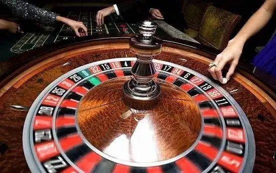 Roulette wheel live casino spinning a80555